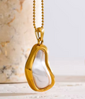 Collier MAGE.