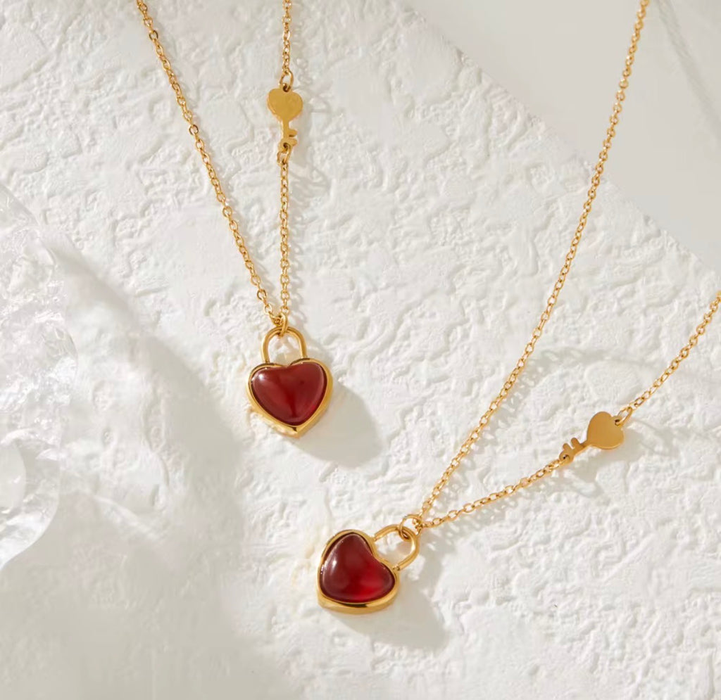 Collier AMOR.